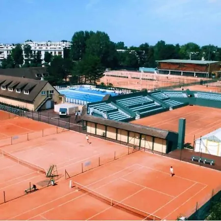 , Proche Et Centre *